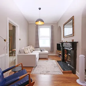 Fifth Quarter With Free Parking Apartment